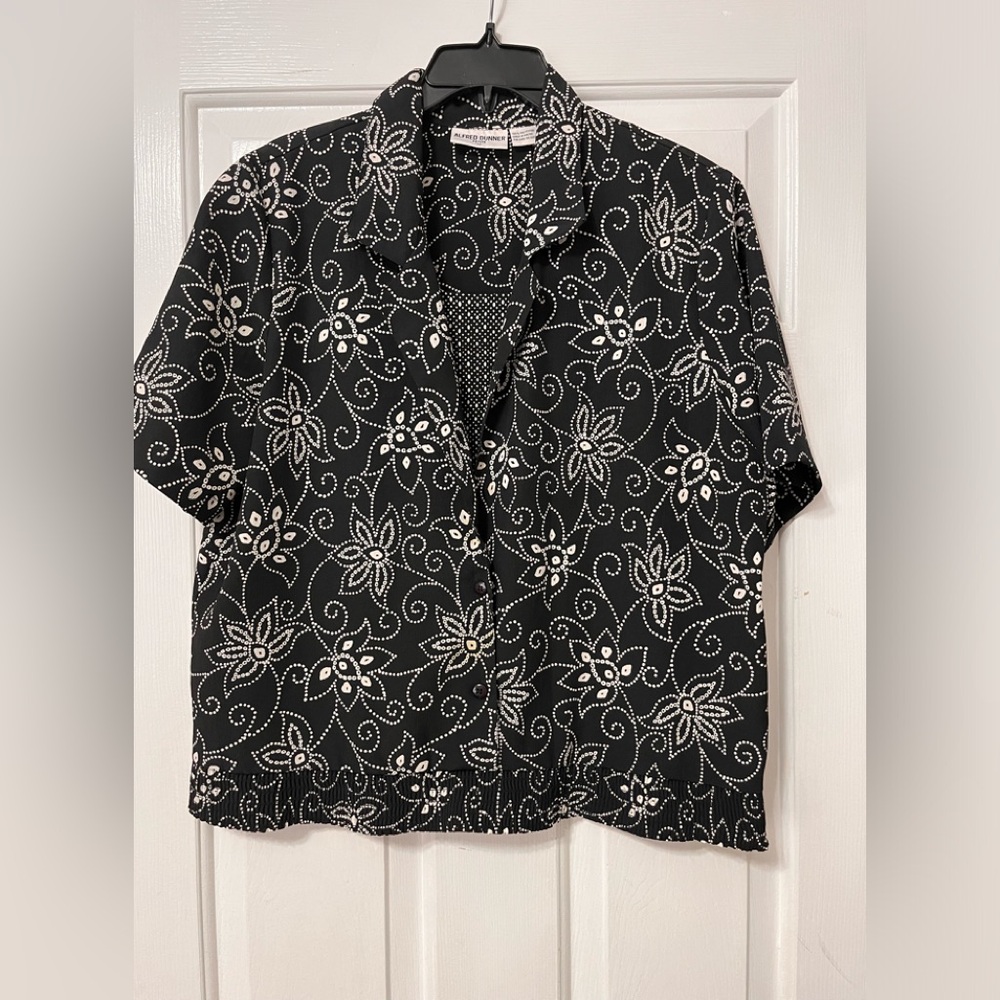 Alfred Dunner Black Top with White Flowers print